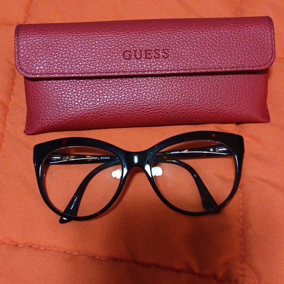 Guess frames and case - Picture 5 of 5